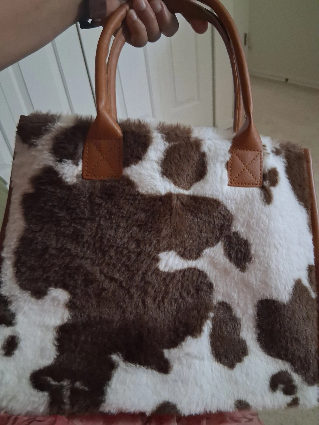 Cow Print Faux Fur Tote Bag - photo 3