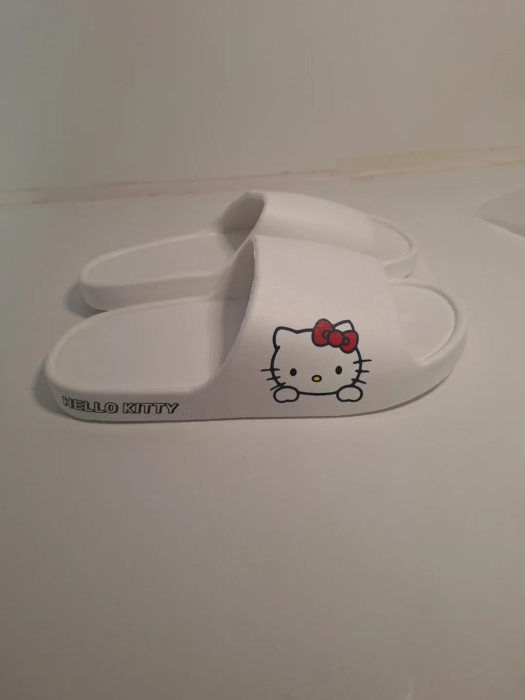Hello Kitty White Slide Sandals - photo 4