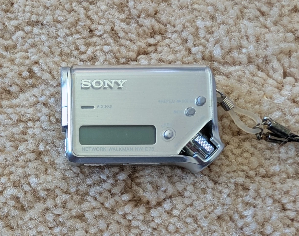 Vintage Sony Network Walkman NW-E75 - photo 2