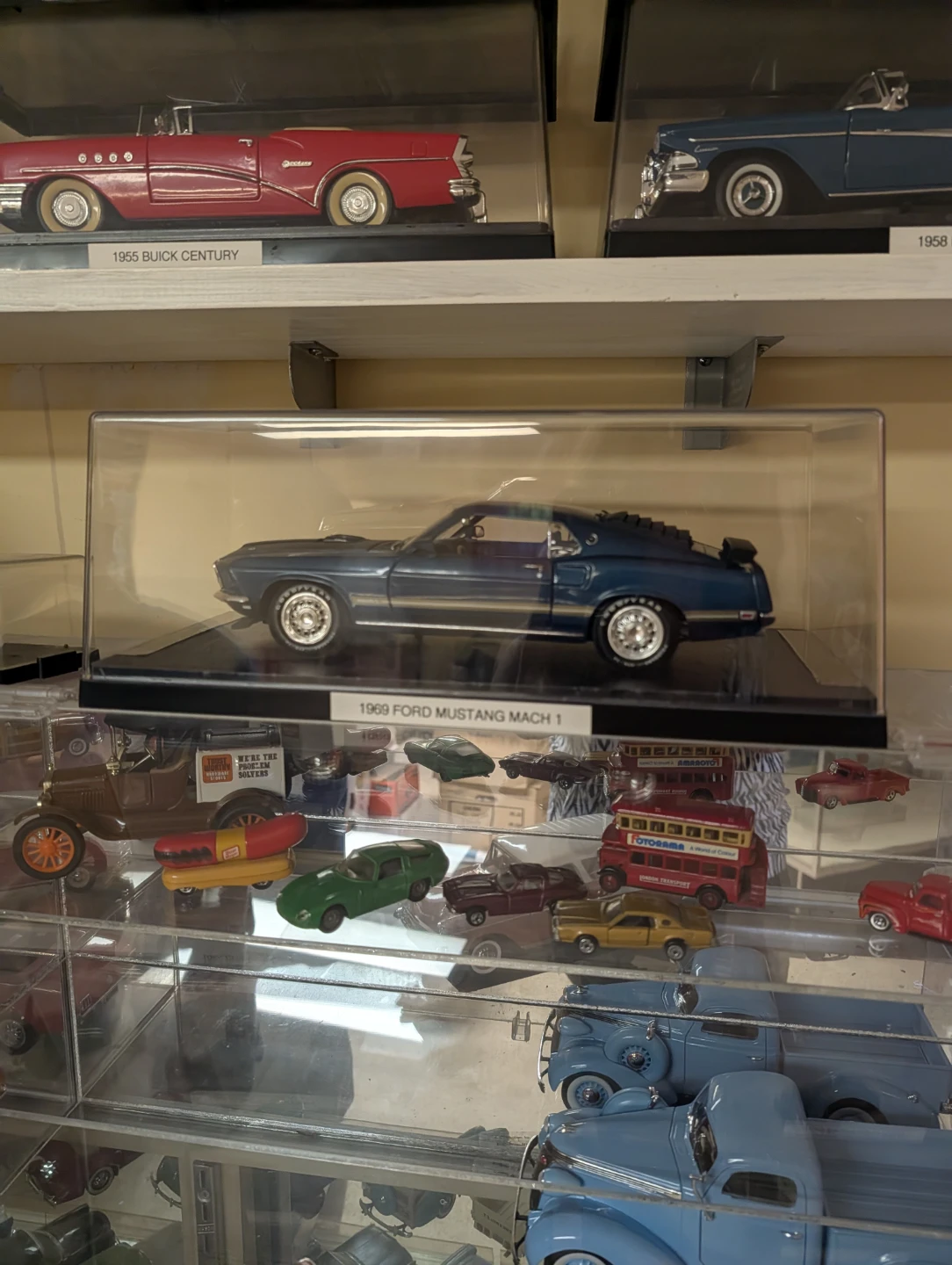 1969 Ford Mustang Mach 1 Model Car - photo 3