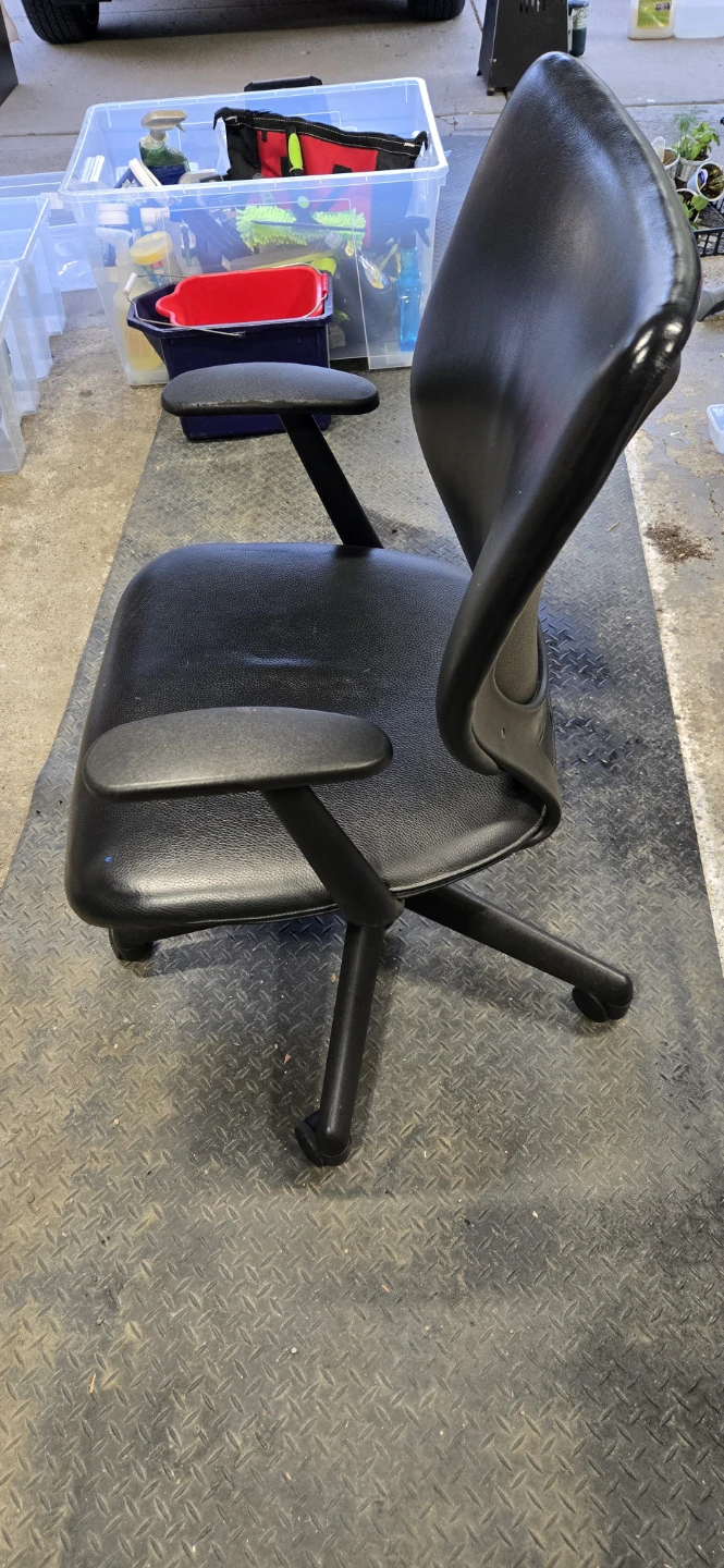 Black Office Chair - photo 2
