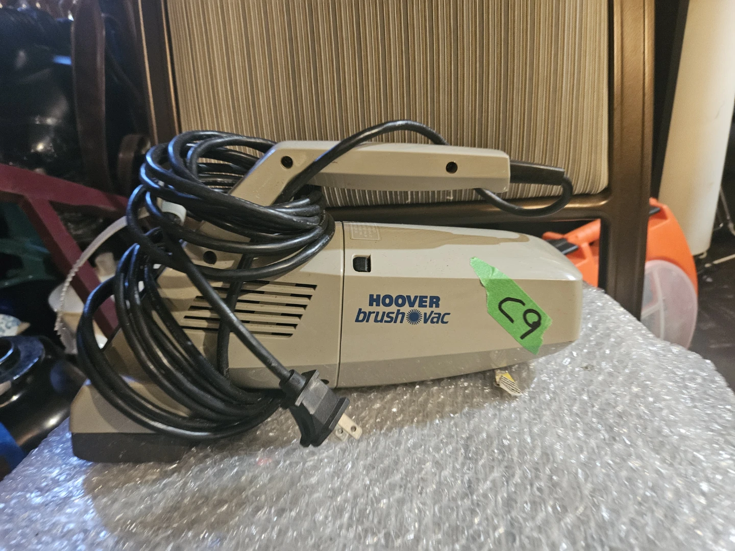 Hoover Brush-Vac Handheld Vacuum - photo 2