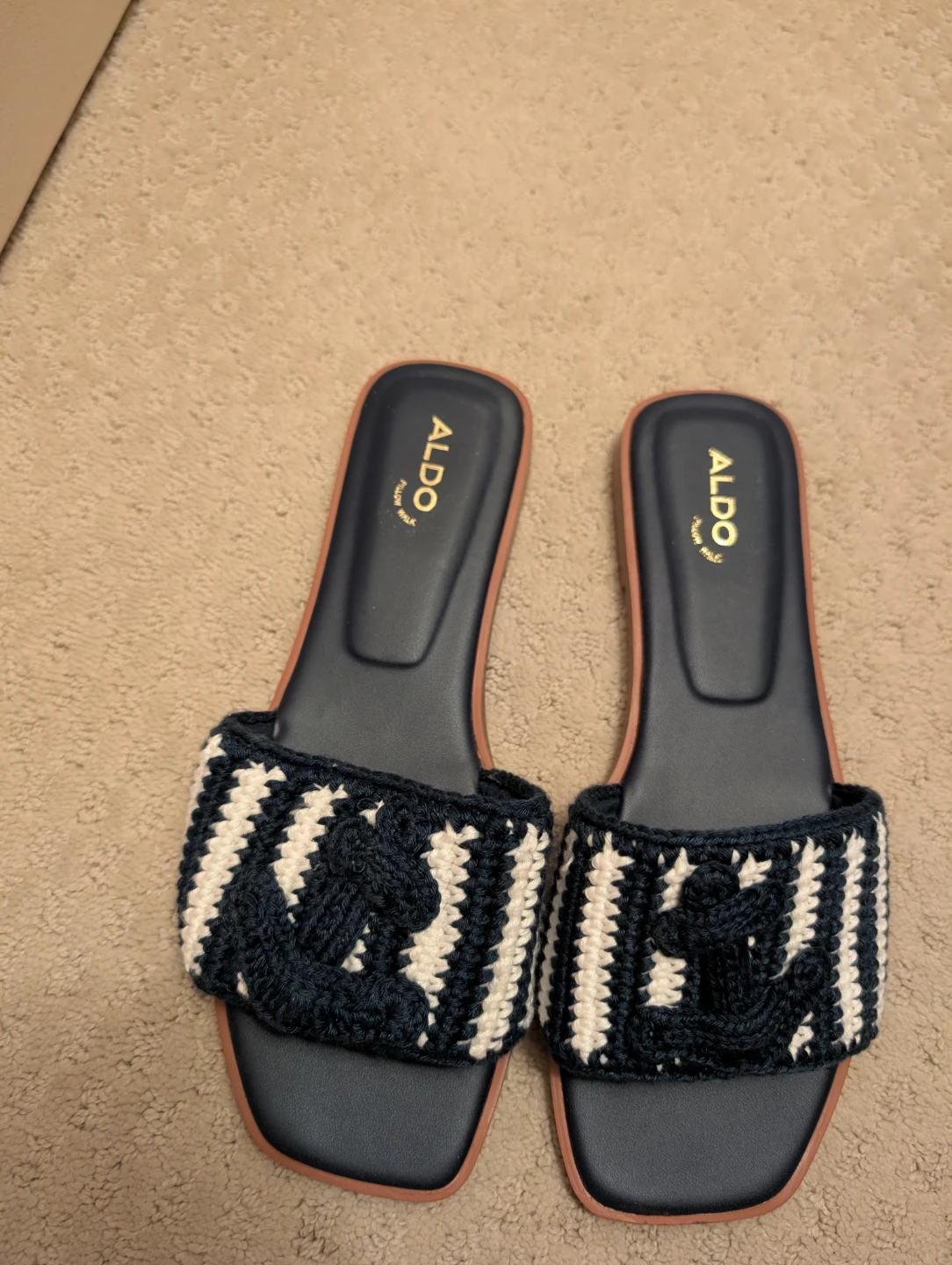 Brand new Aldo sandals (sabbia)