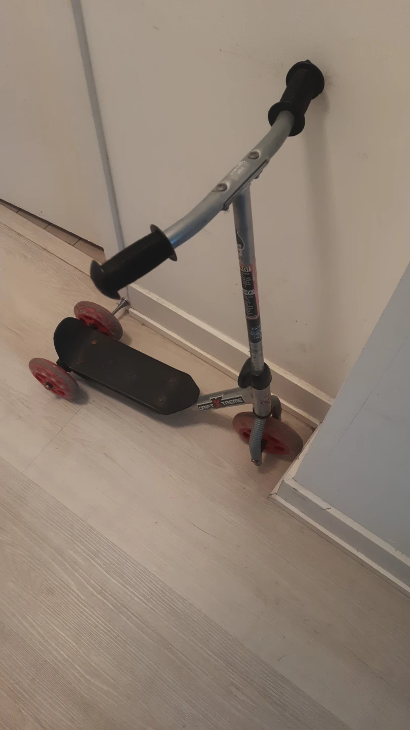 Children's 3-Wheel Scooter - photo 2