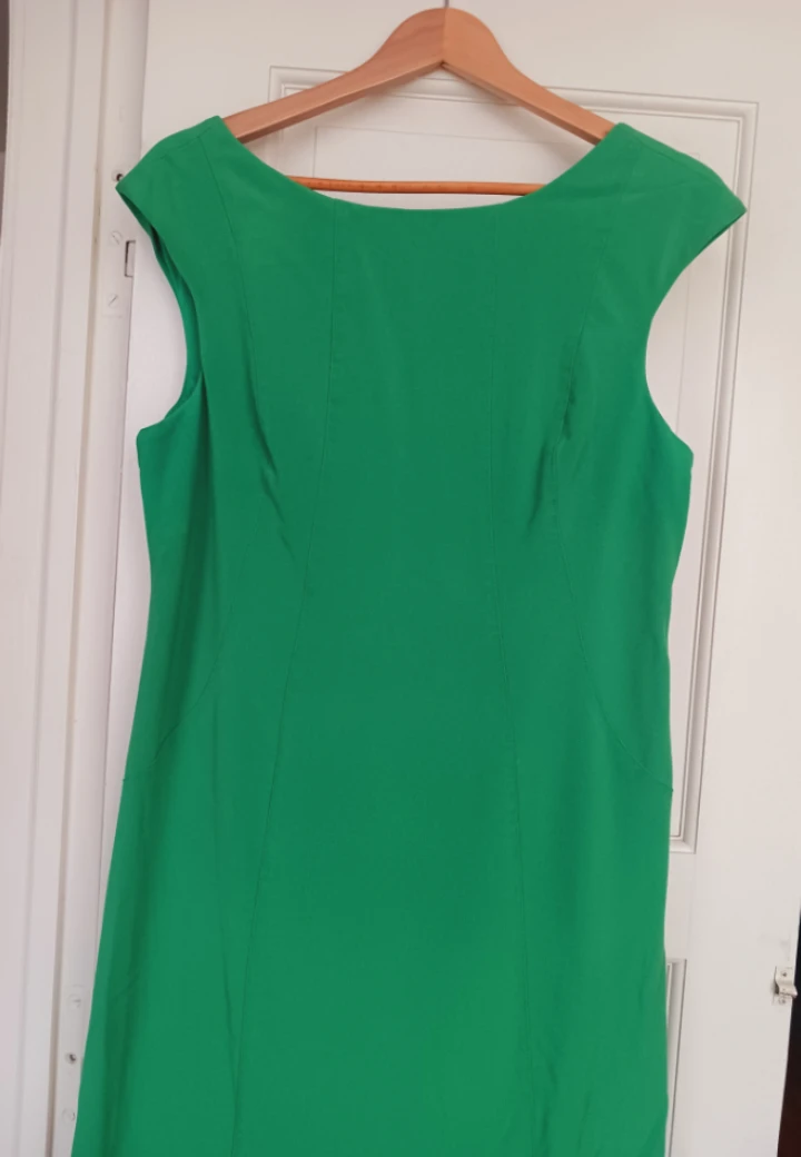 Vince Camuto Green Sheath Dress w/Zipper in the back.12