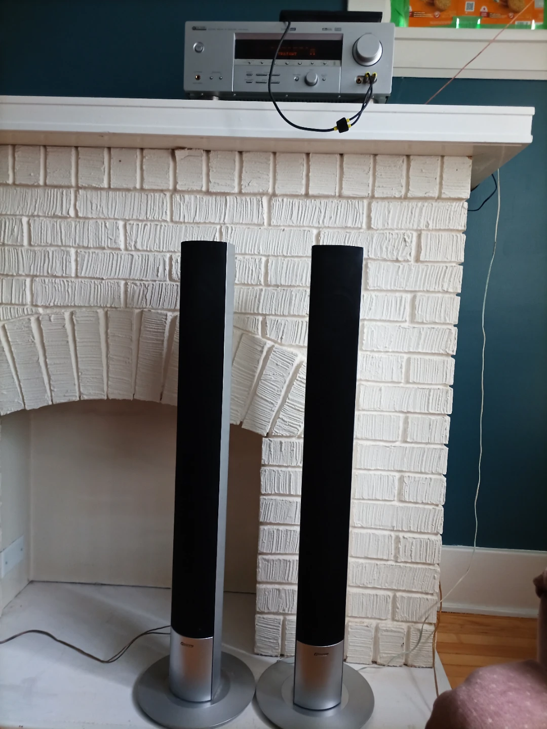 Yamaha 6ch 350 Watt Surround Stereo & Pioneer Speakers
