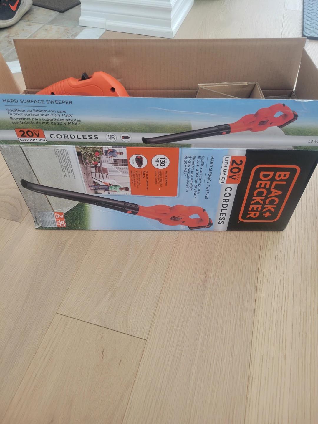 BLACK+DECKER 20V MAX Cordless Hard Surface Sweeper - photo 2