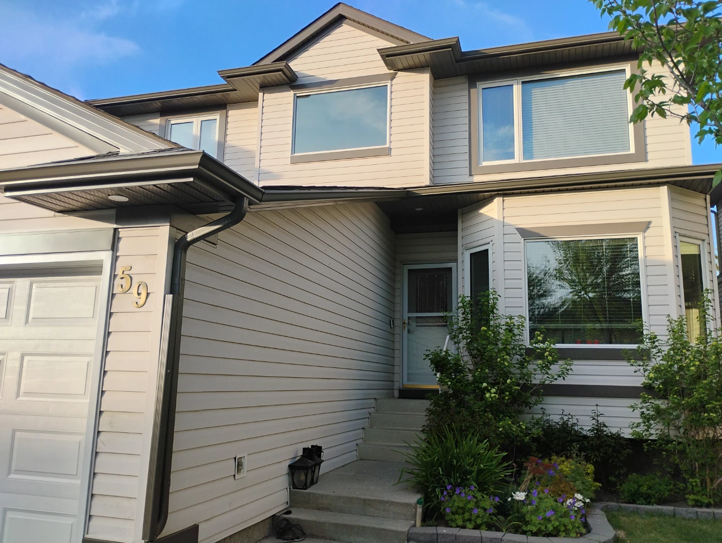 Eavestrough installation and repair services - photo 2
