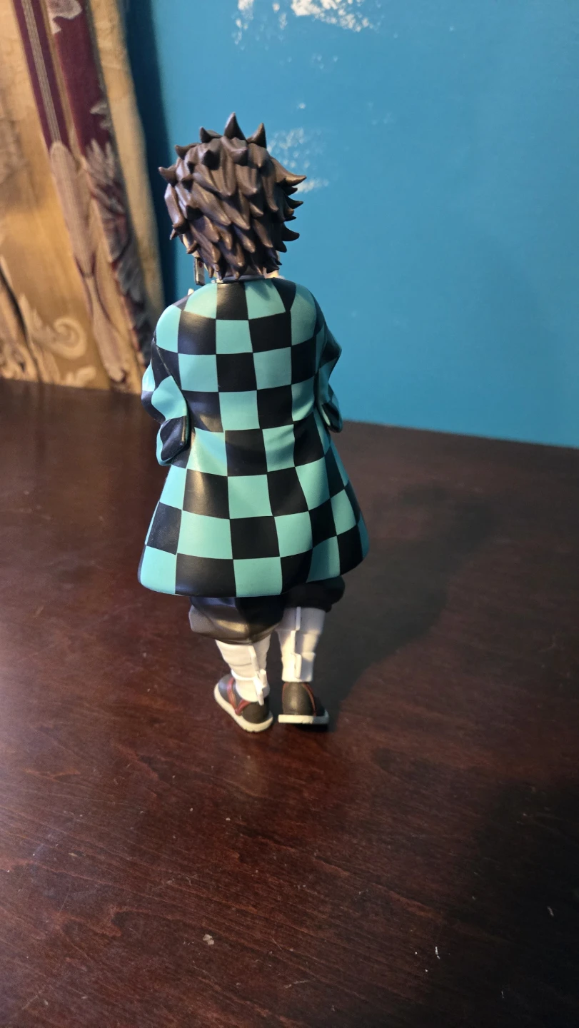 Demon Slayer Tanjiro Kamado Figure with Beach Ball - photo 3