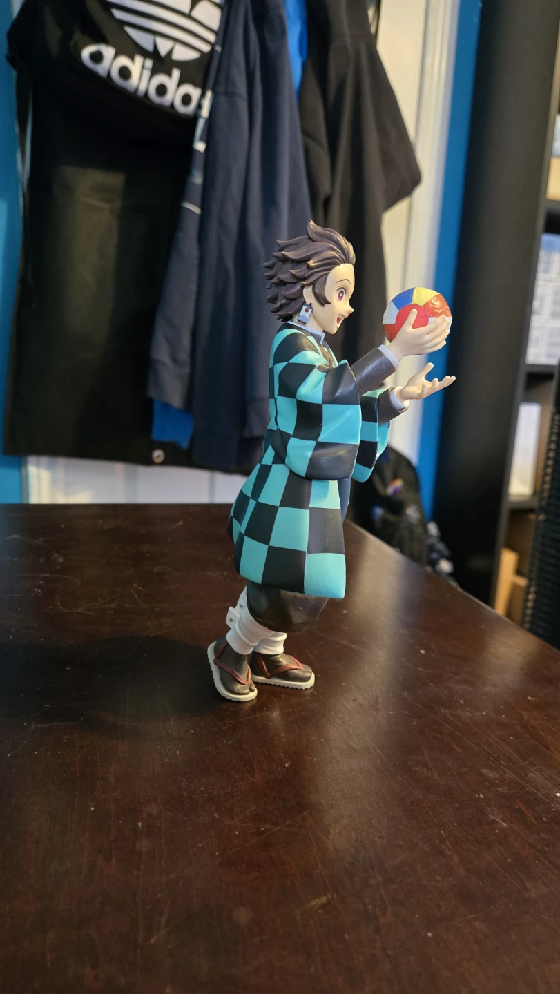 Demon Slayer Tanjiro Kamado Figure with Beach Ball - photo 4