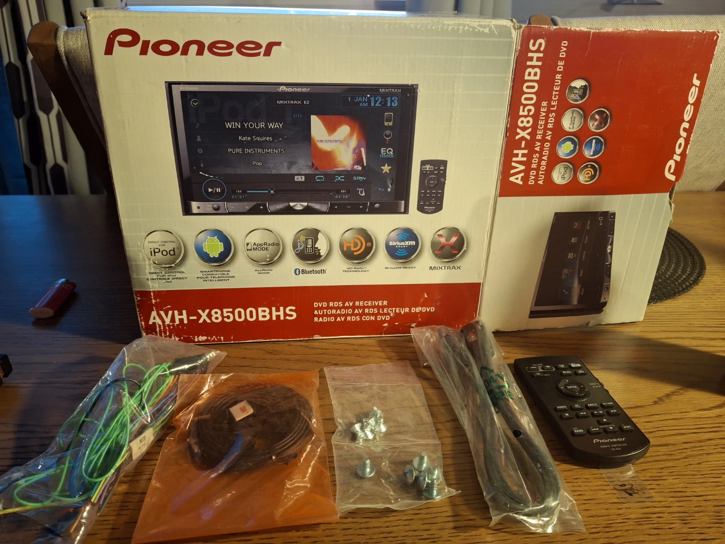 Pioneer AVH-X8500BHS AV Receiver with Accessories