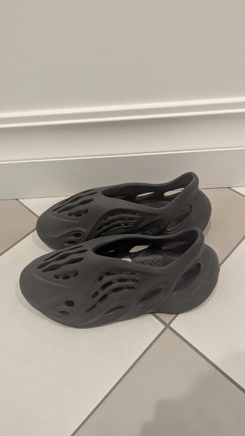 Adidas Yeezy Foam Runner Onyx - photo 2