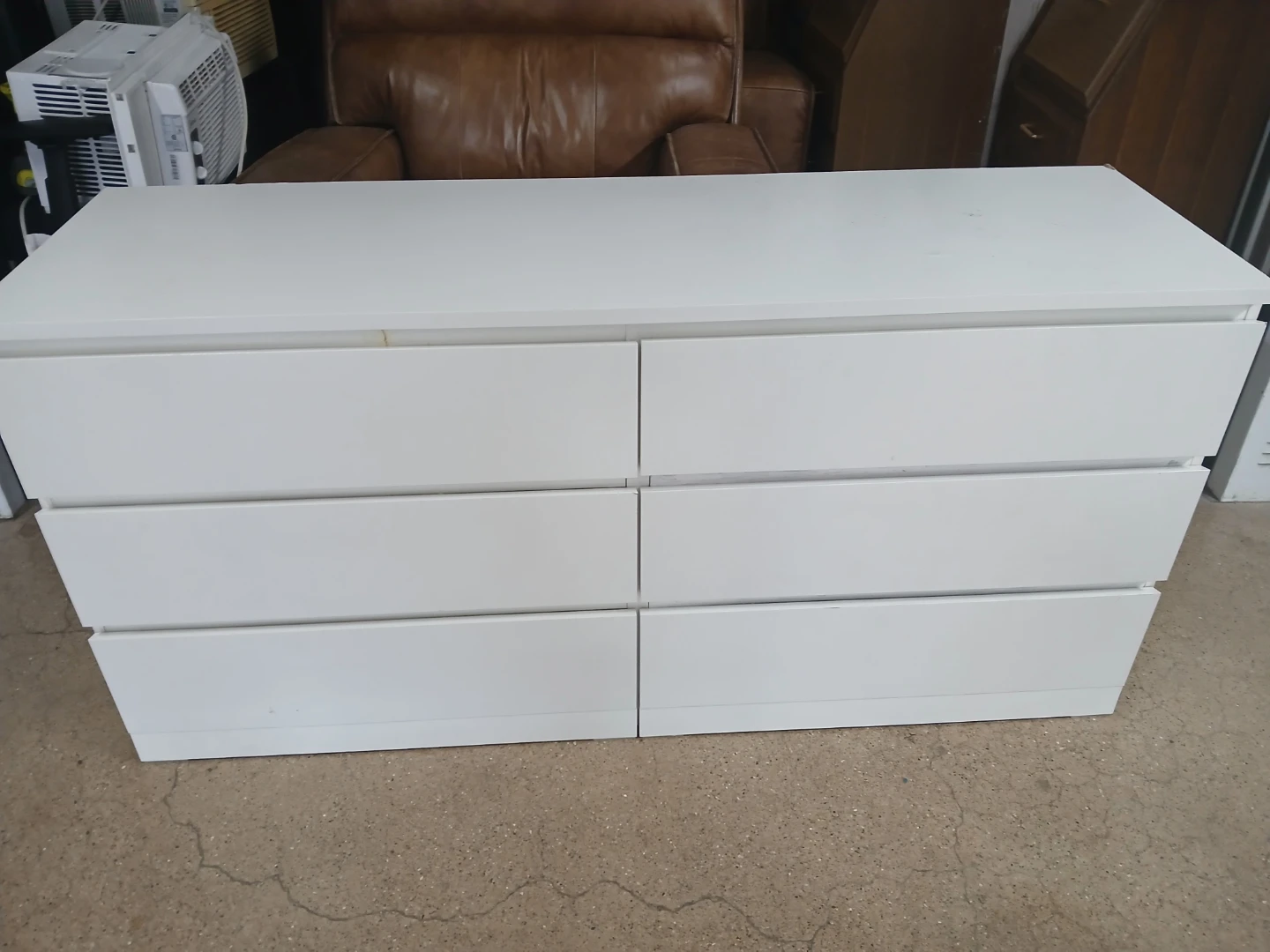 Dresser