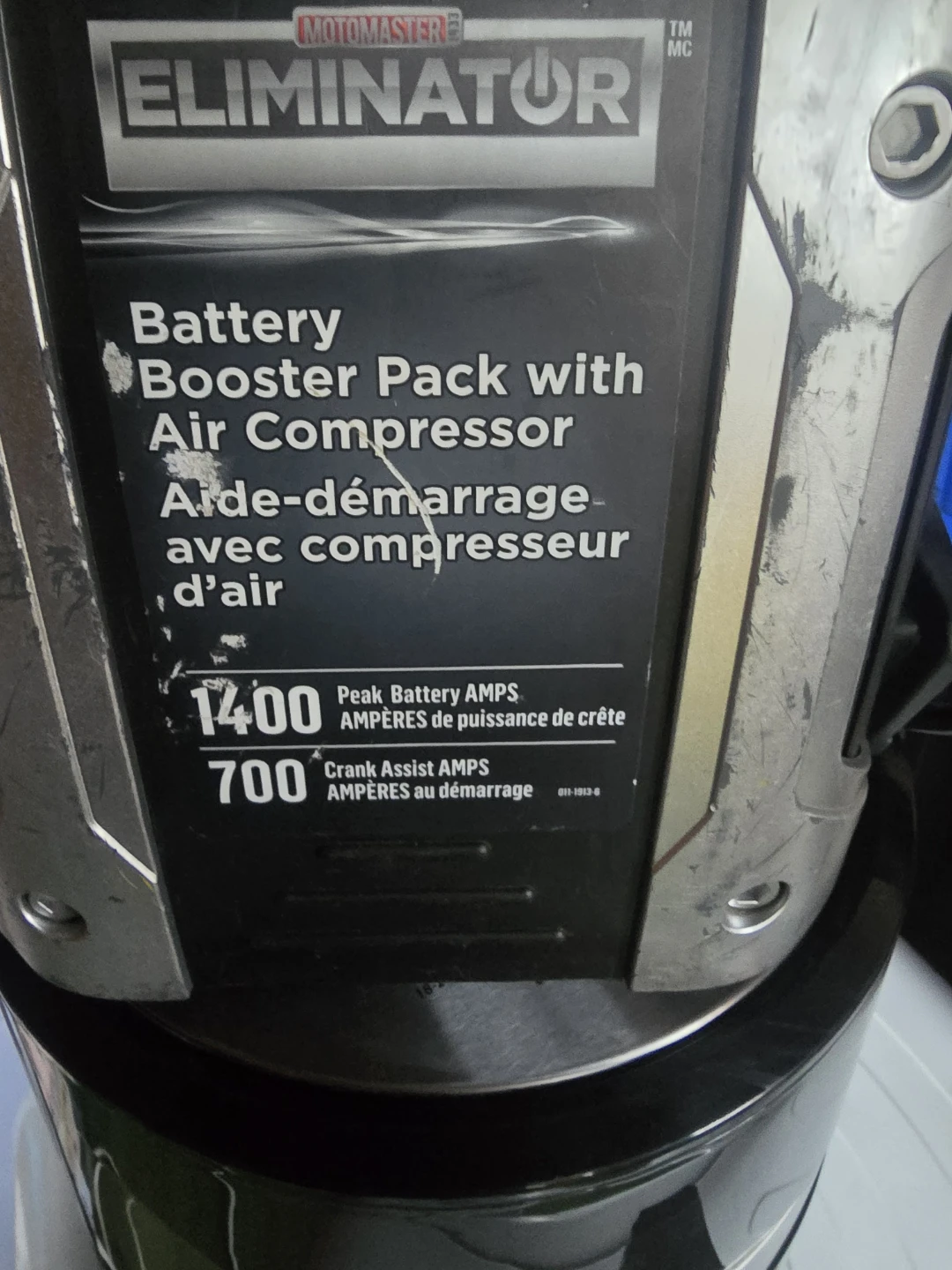 ⚽ Motomaster Eliminator Battery Booster Pack with Air Compressor - photo 2