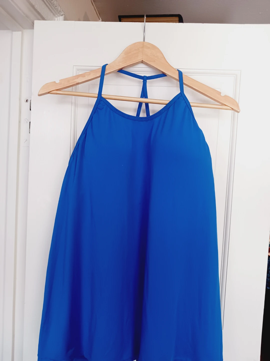 New !!! Blue Athletic Tank Top with Built-in Bra. Size L.