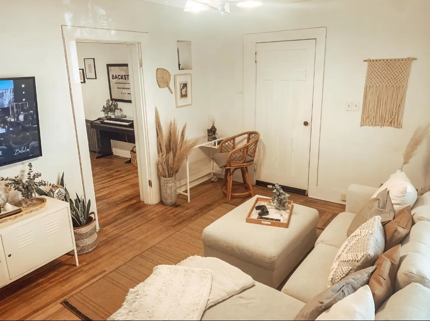 Main floor 2 bedroom