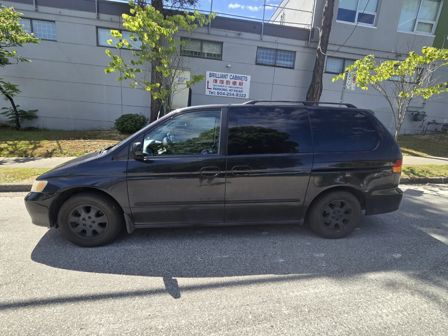 Black Honda Odyssey Minivan
