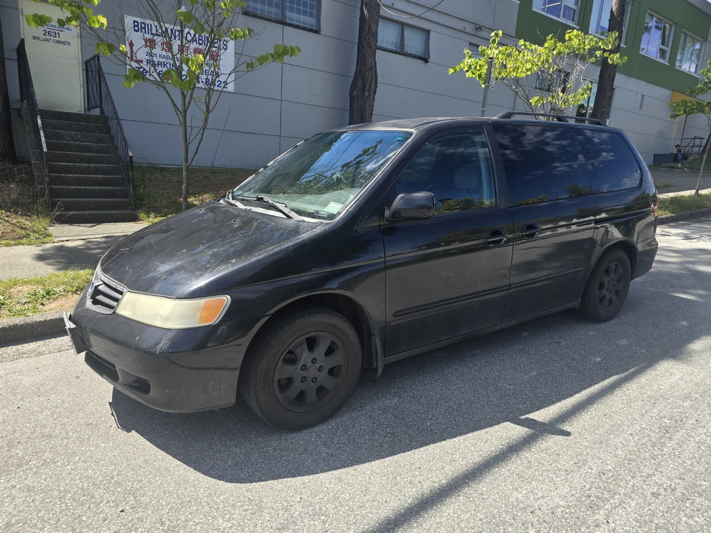 Black Honda Odyssey Minivan - photo 2