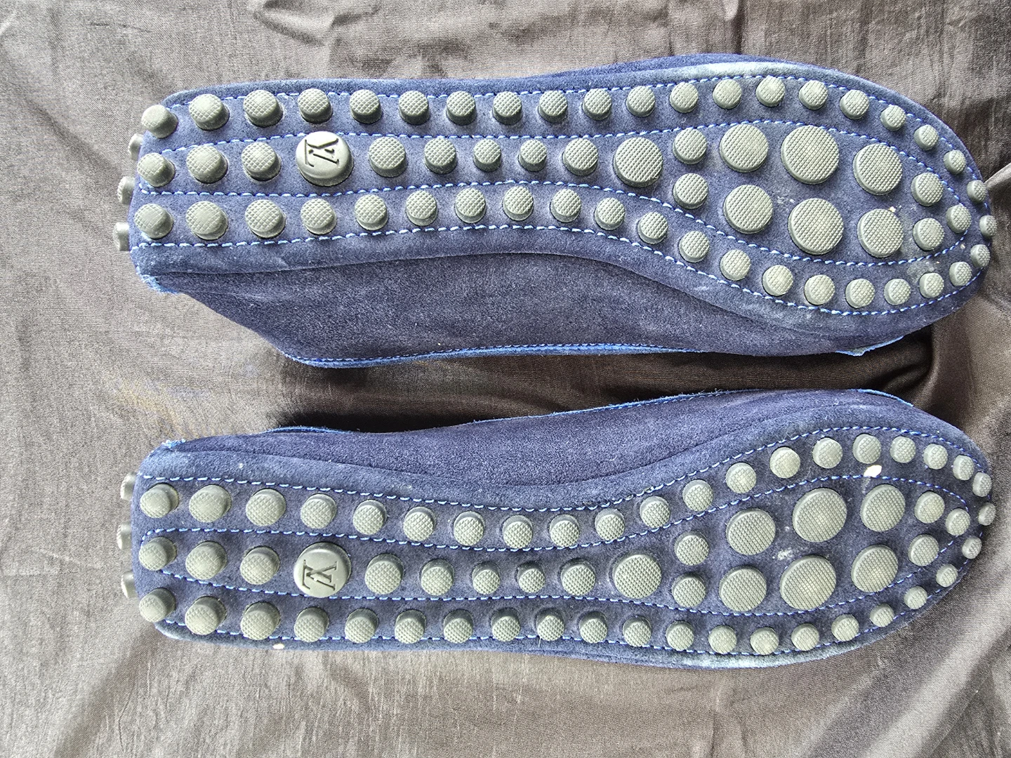 Louis Vuitton Navy Suede Ballet Flats - Size 35 - photo 4