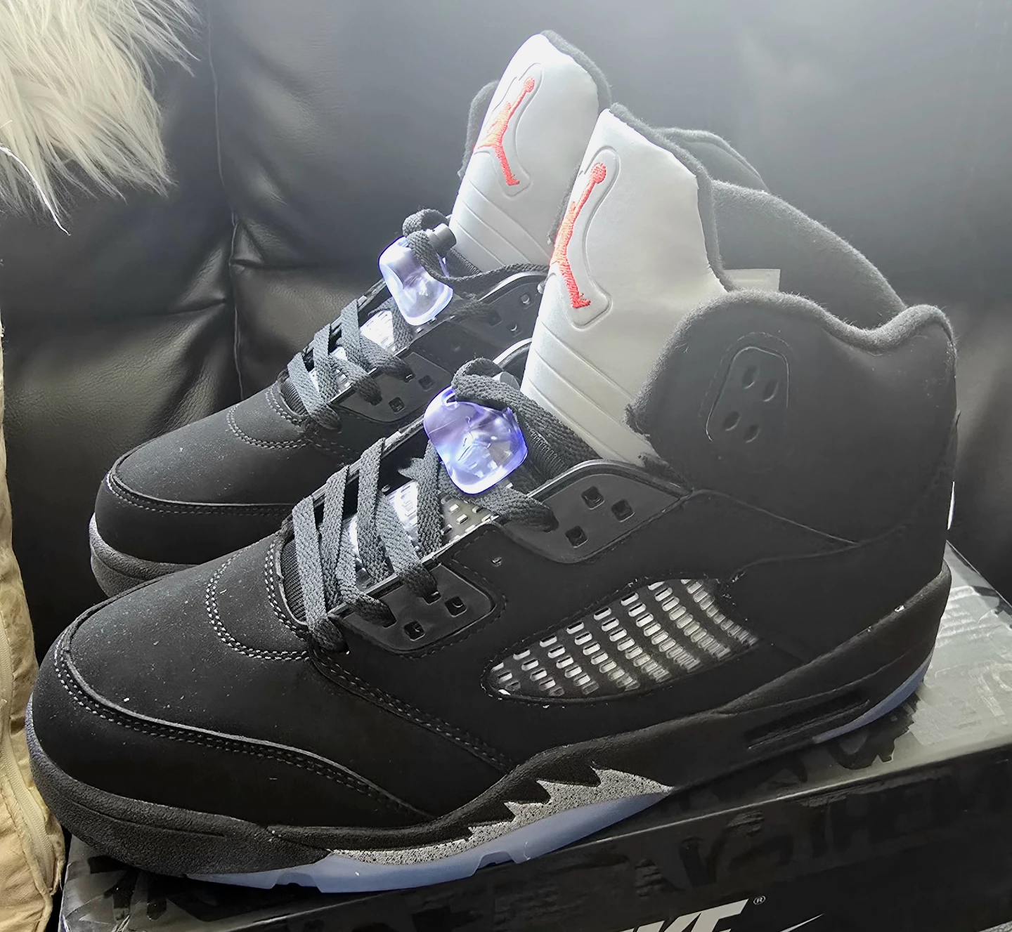 Brand new Jordan 5 Metallic Black for sale - photo 2