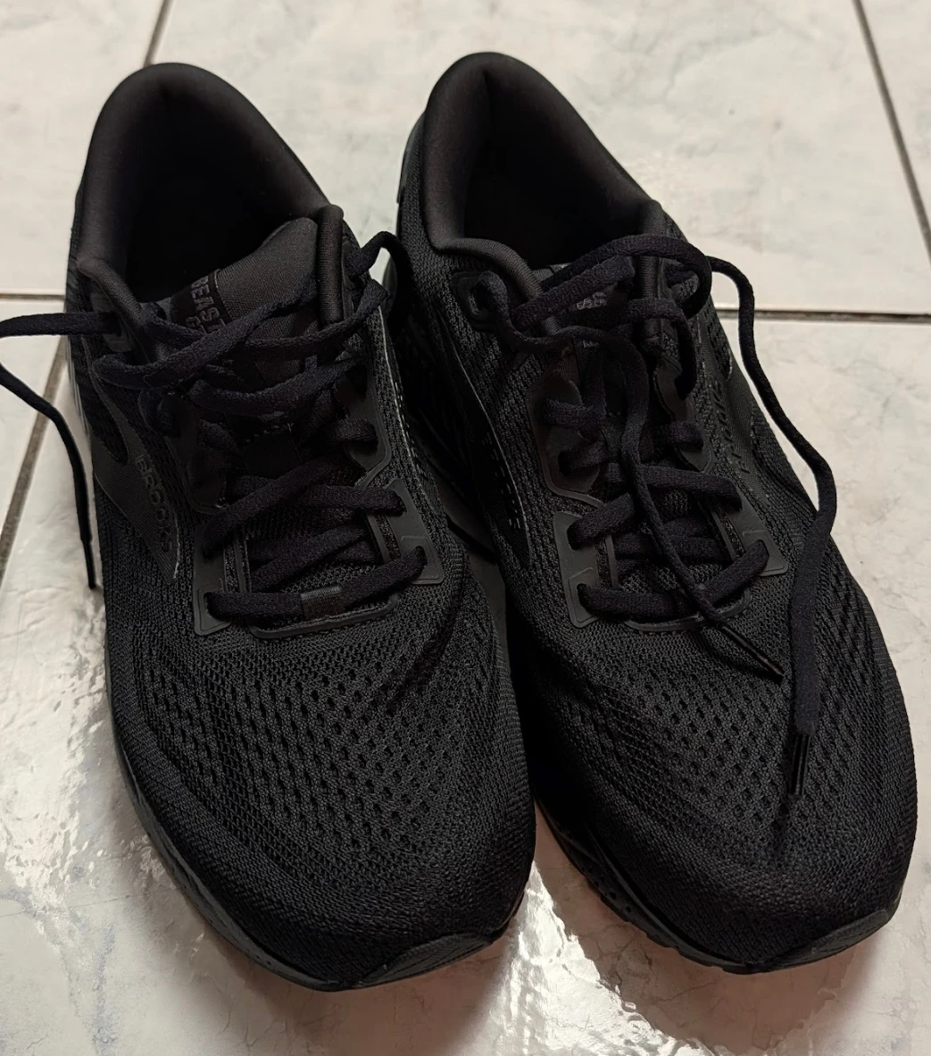 Brooks Men's Beast GTS Running Shoes (size 9) - photo 2