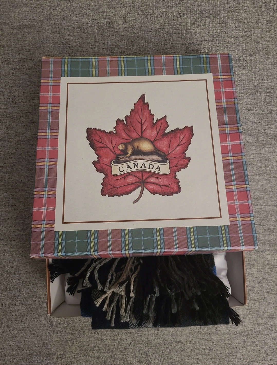 Roots Plaid Scarf with Giftbox ⚽️