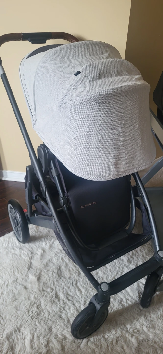 V2 UPPAbaby  Cruz Stroller with bassinet and stand
