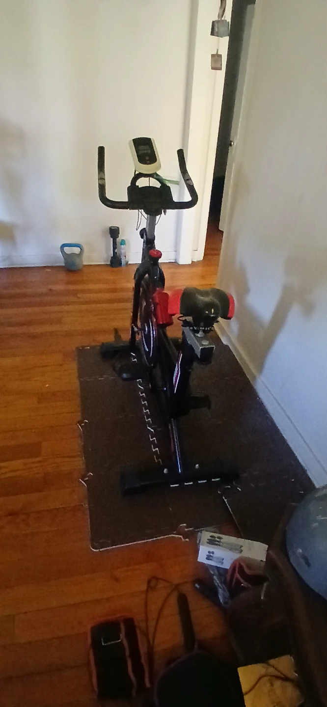 Black and Red Spin indoor exercise bike