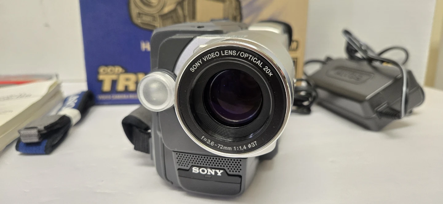 Sony Handycam Vision CCD-TRV308 NTSC Video Hi8 Camcorder - photo 5
