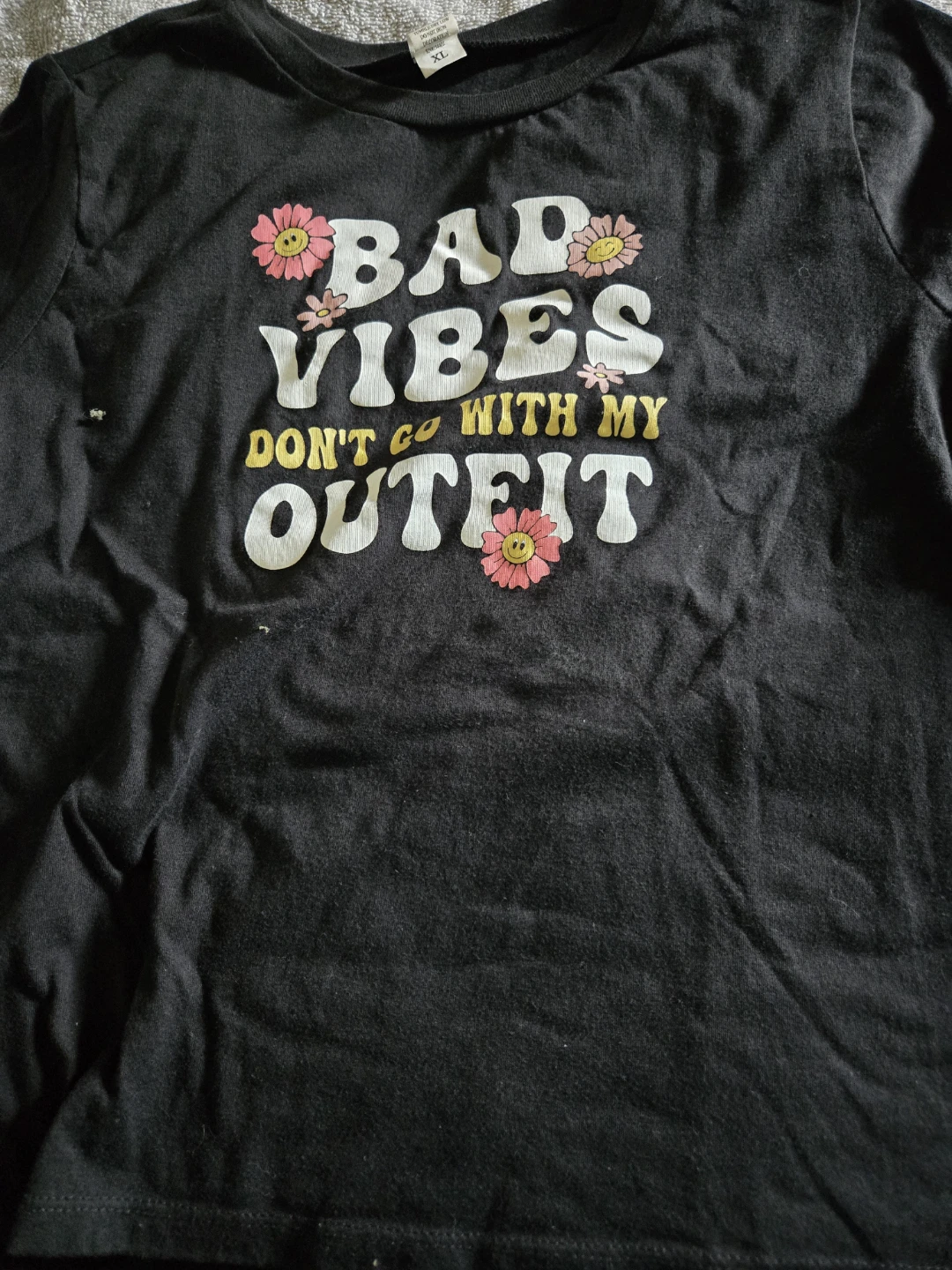Black "Bad Vibes Don't Go With My Outfit" T-Shirt XL - photo 2