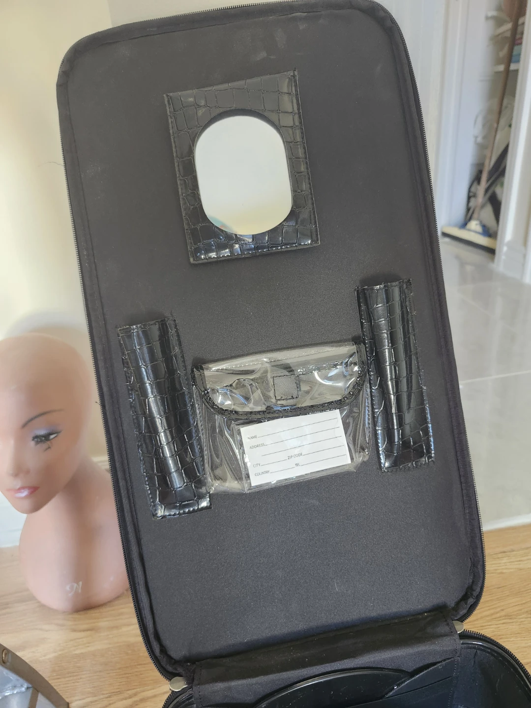 Adolfo Design Cosmetic Train Case with Mannequin Head - photo 2