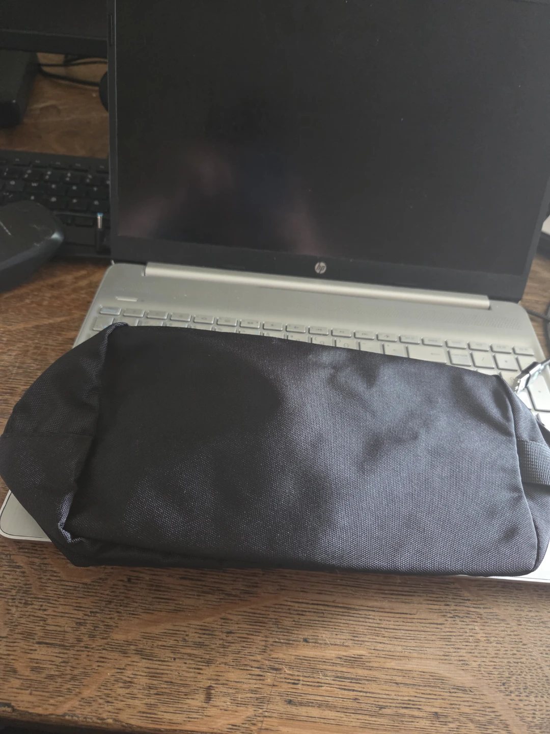 Brand new duffle bag with shoe comparment and extra toiletry bag - photo 2