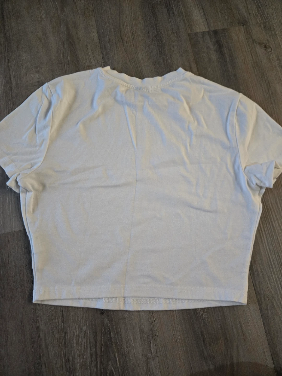 White cropped t-shirt with cowboy boot graphic - photo 3