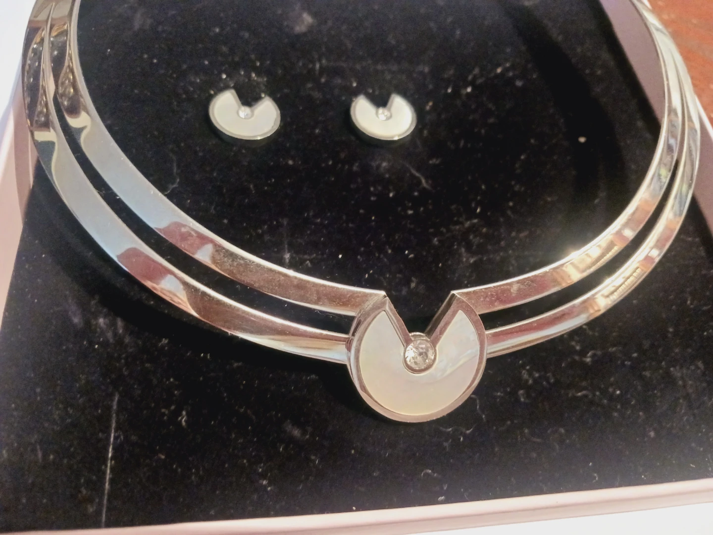 New !!! NIB!! Beautiful Choker Necklace and Earrings Set - photo 2