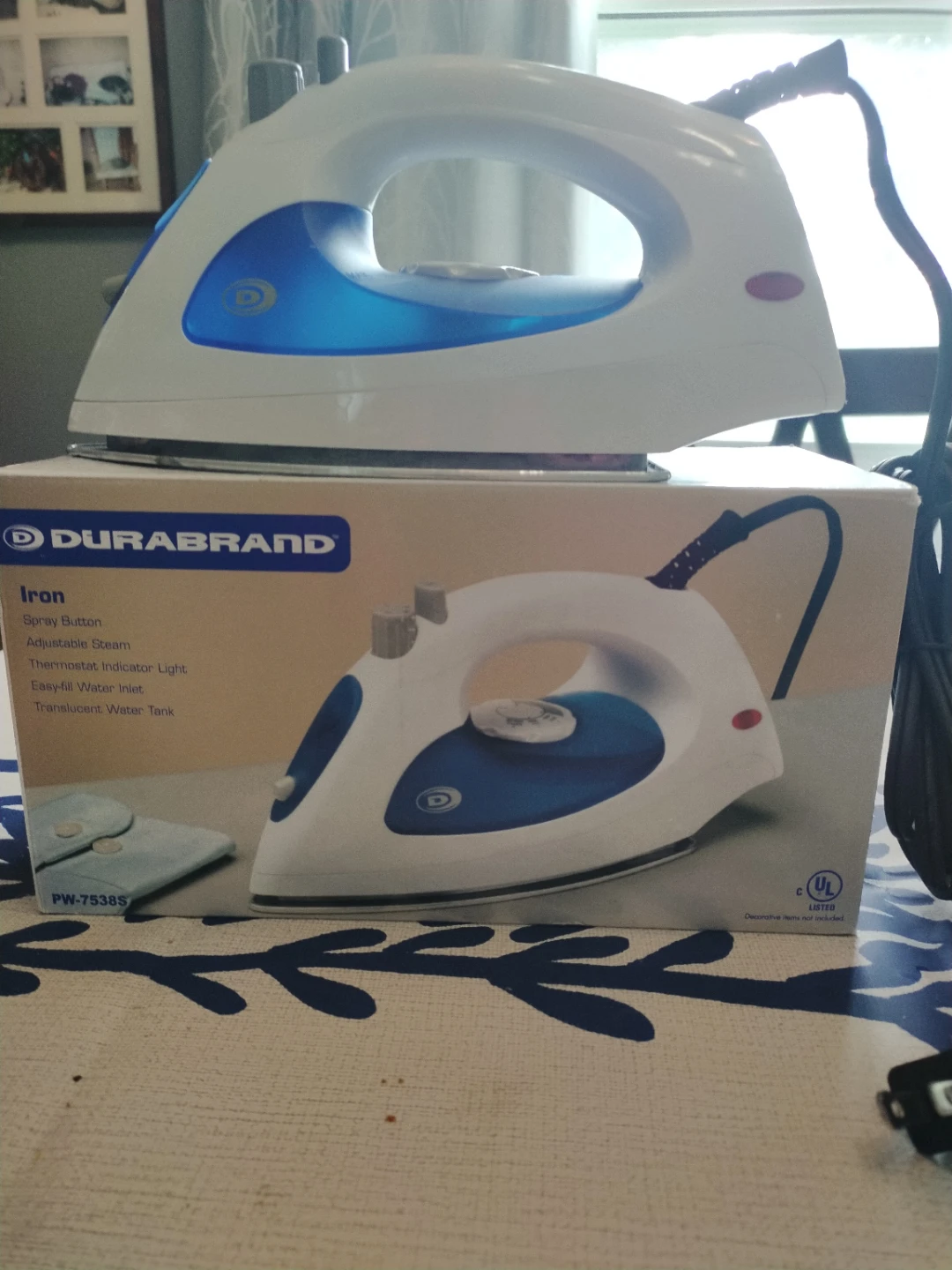 DURABRAND Iron