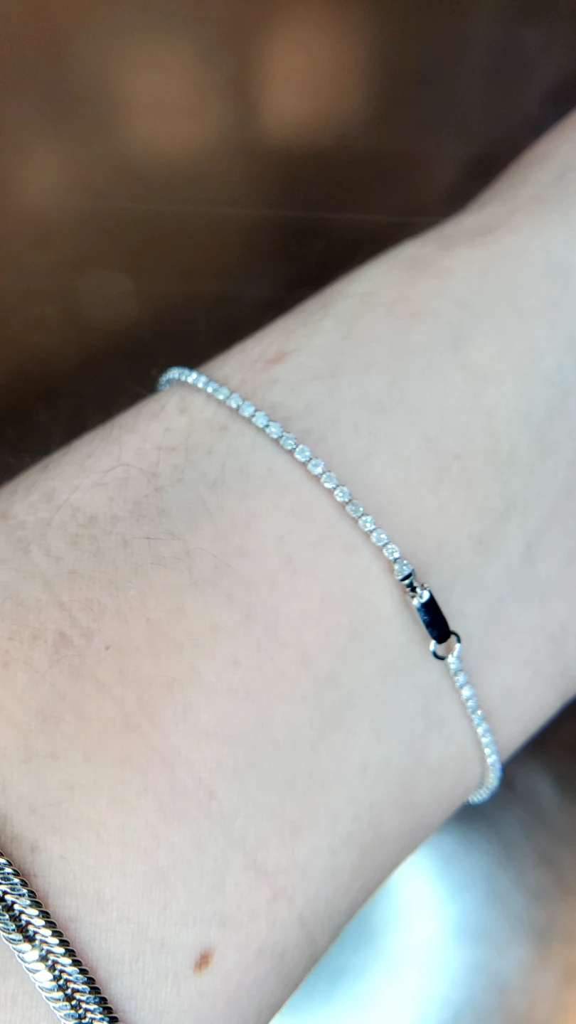 1.20 ct Natural DiaTennis 18k Bracelet  7", snake bite lock.