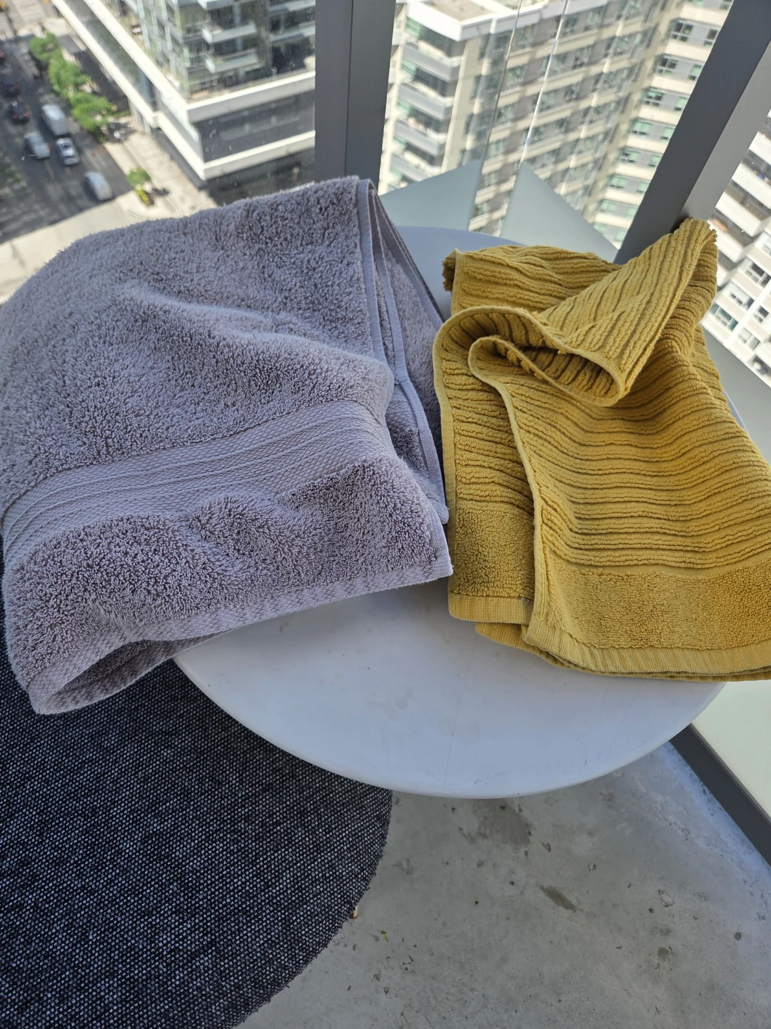 Two Bath Towels - Grey and Yellow - photo 2