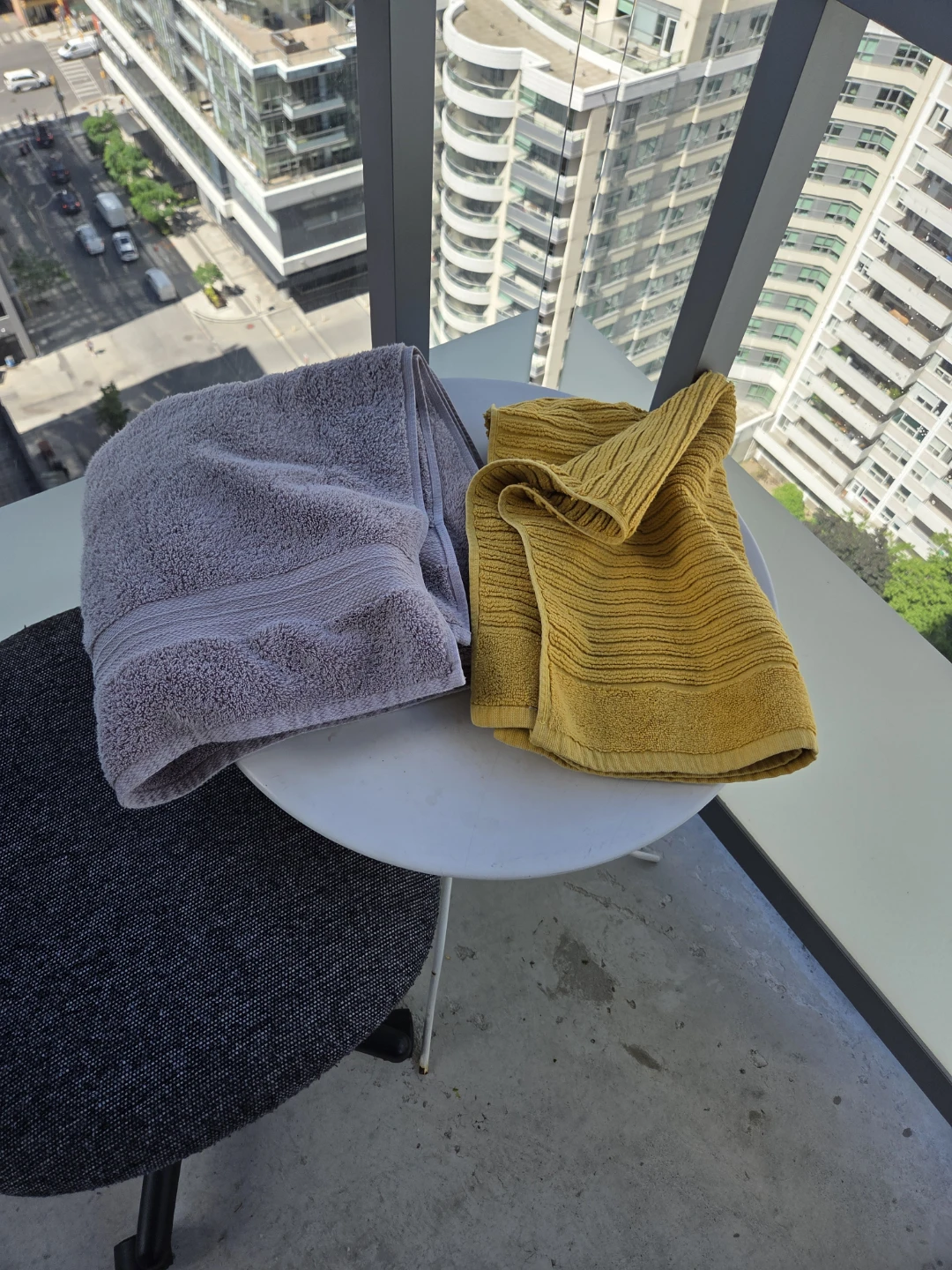 Two Bath Towels - Grey and Yellow - photo 3