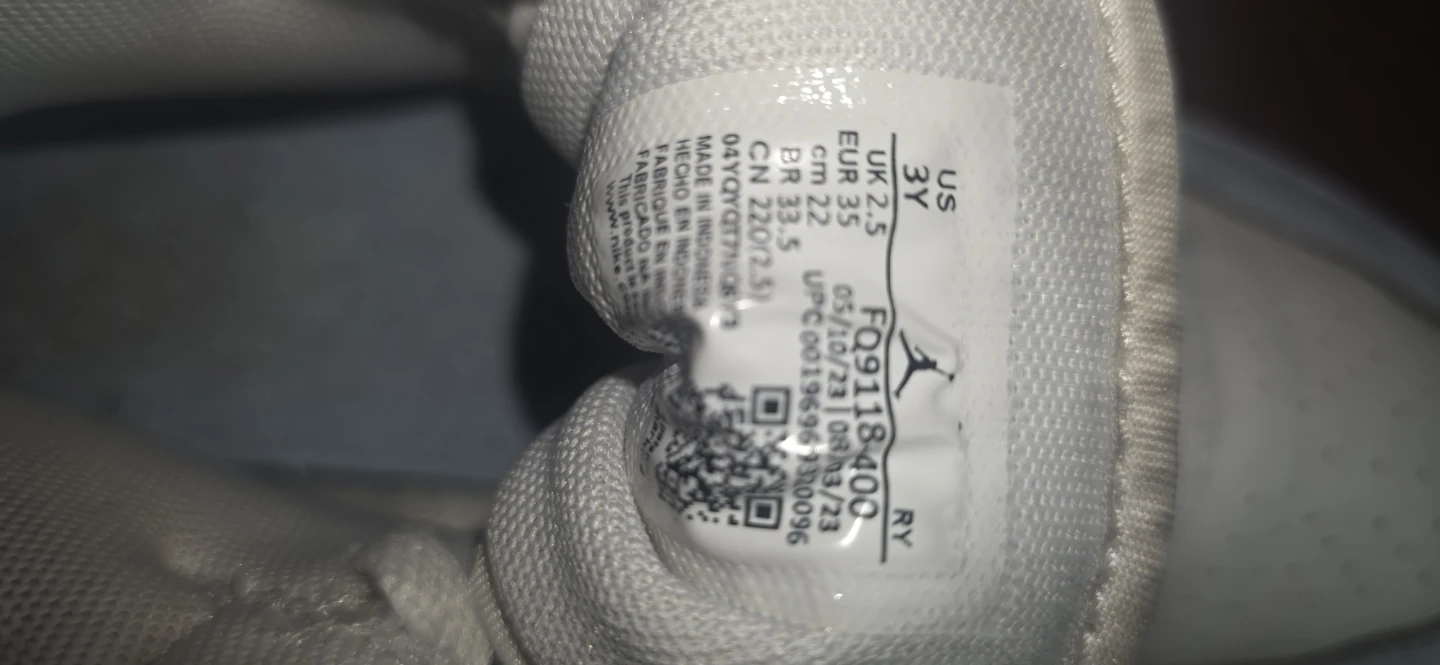 Nike Air Jordan 1 Mid Youth Shoes - photo 4