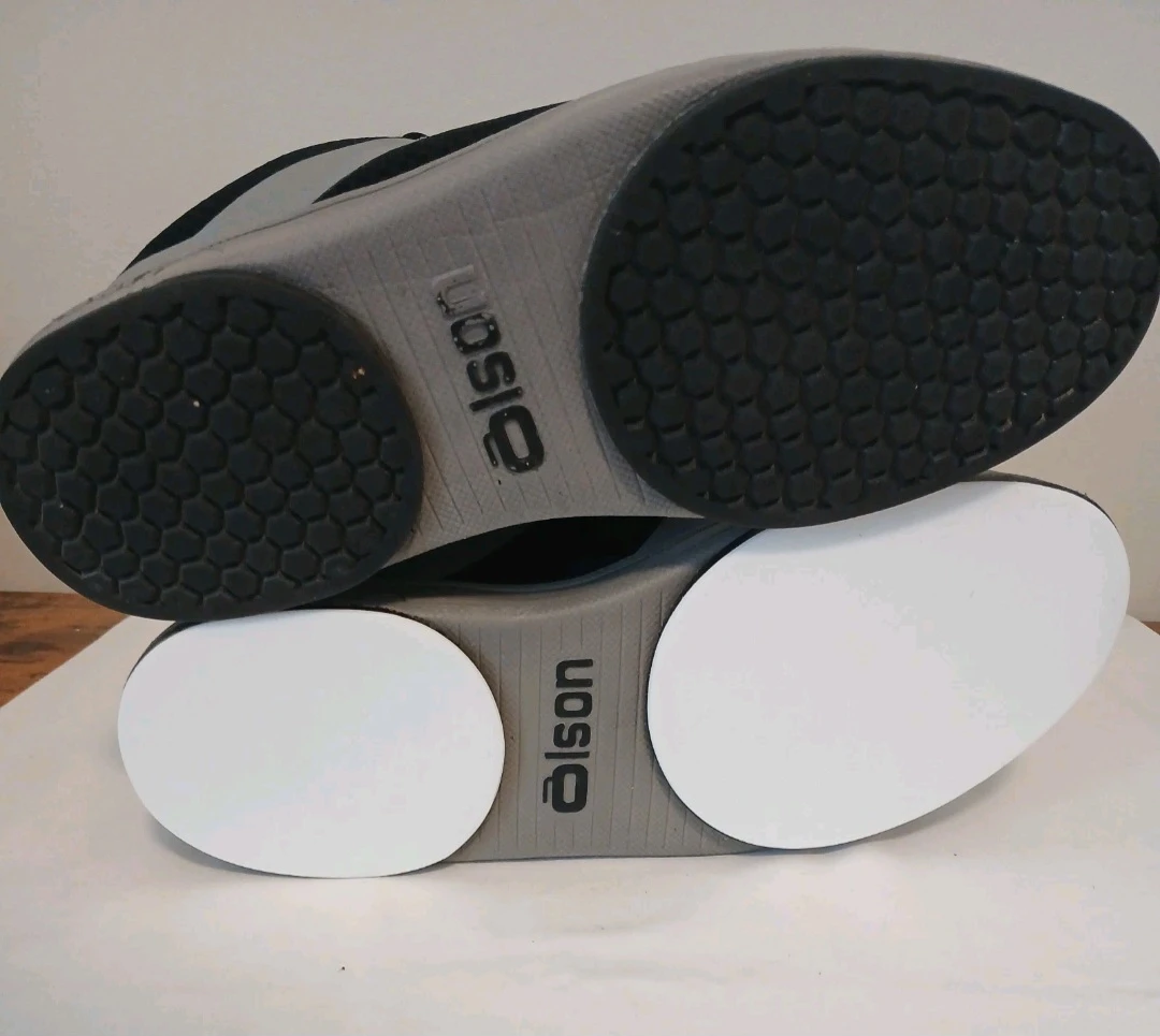 OLSON CROSSKICKS CURLING SHOES –  SIZE 7.5 – LEFT FOOT SLIDER - photo 2