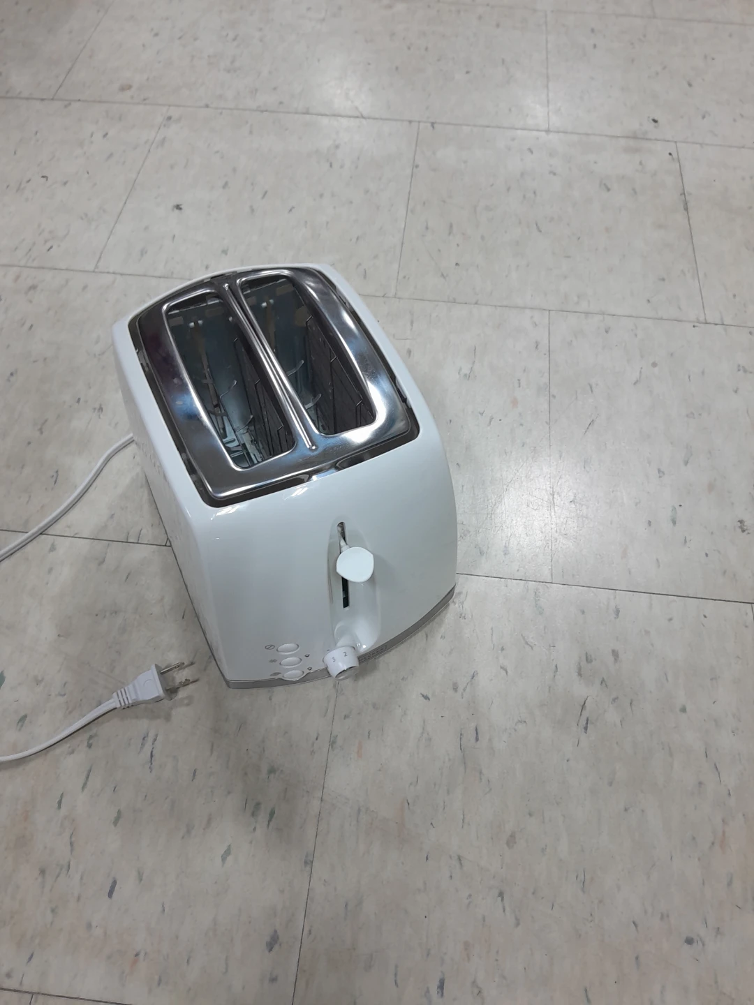 White 2-Slice Toaster or  Deck & Becker