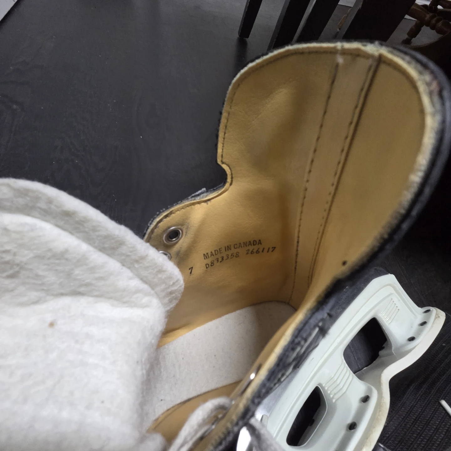 Size 7 Bauer Hockey Skates - photo 2