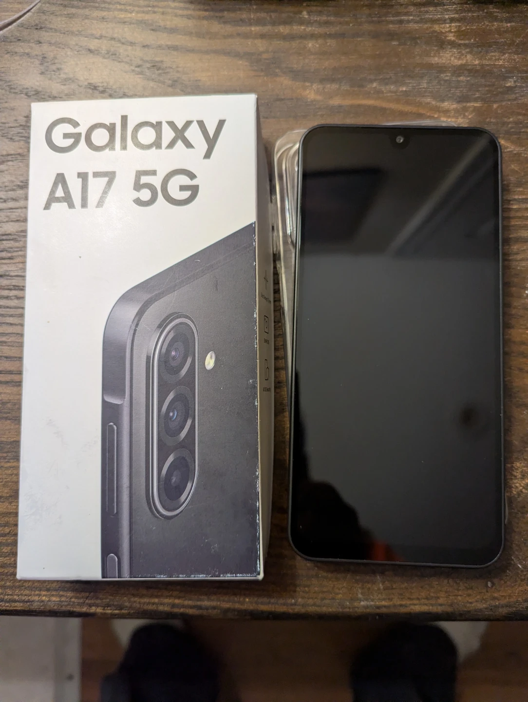 Samsung a17 5g  8g/256g  day old - photo 2
