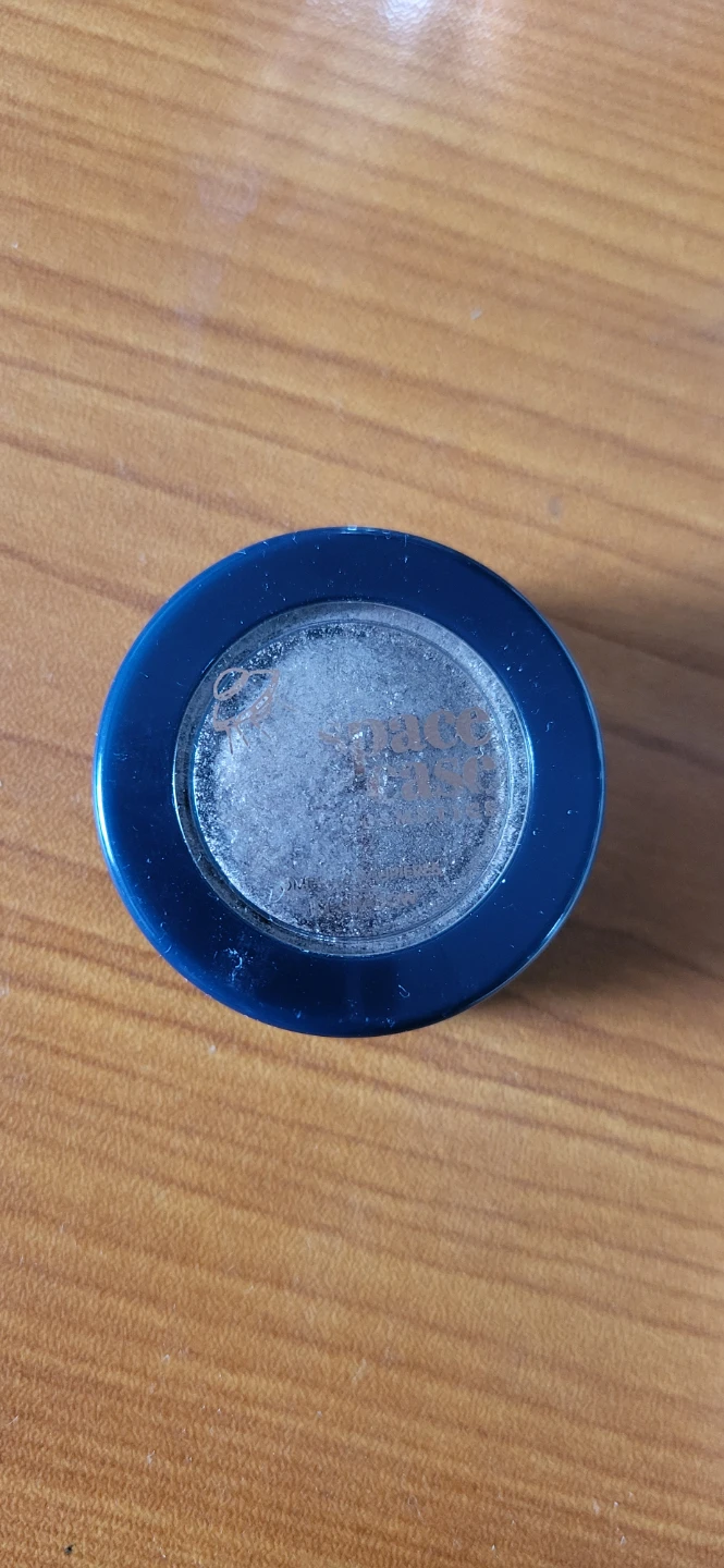 Space Case Cosmetics Ghost Entered The Host Eye Shadow⚽