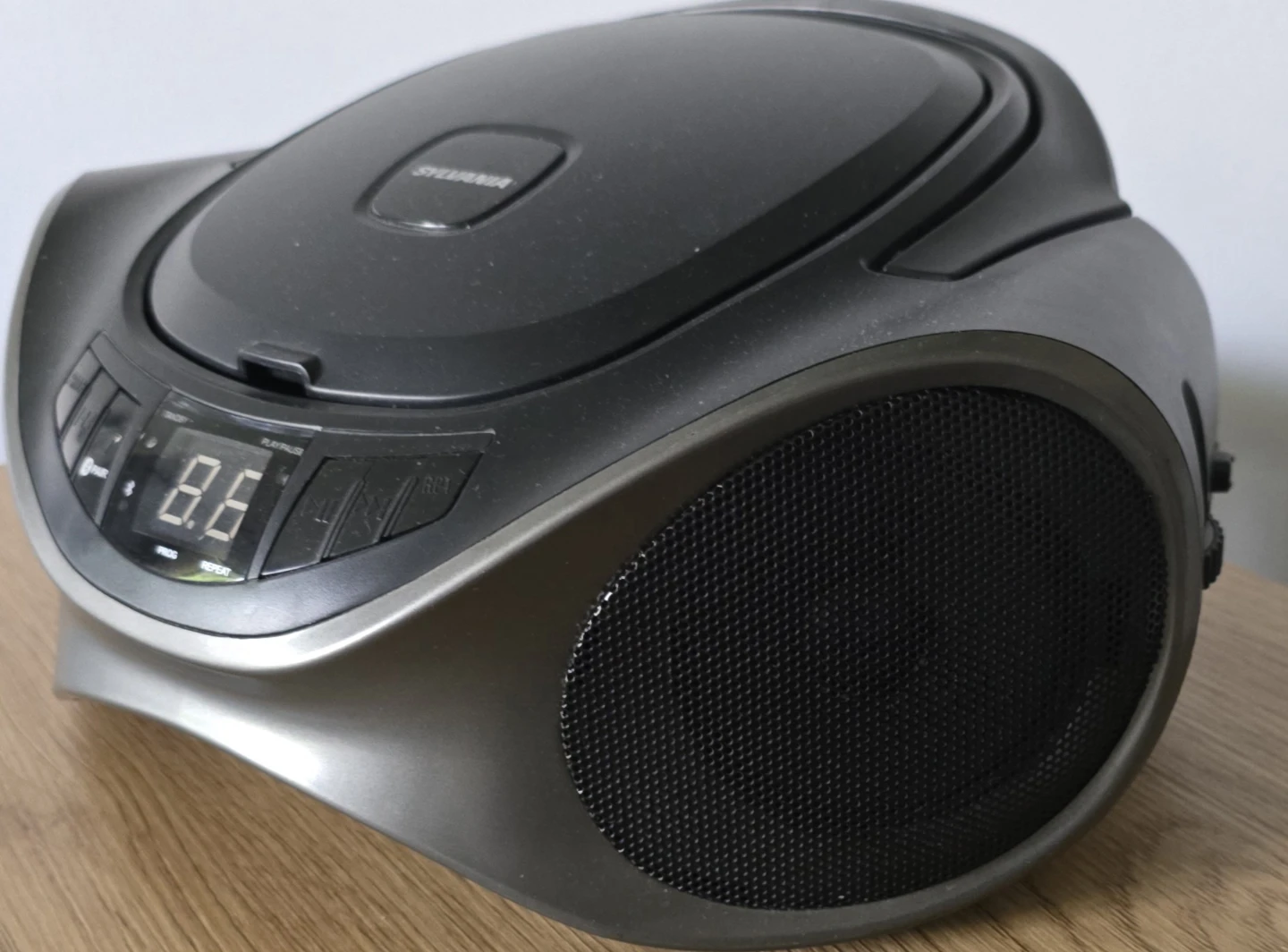 Sylvania Portable CD Boombox Bluetooth - photo 2