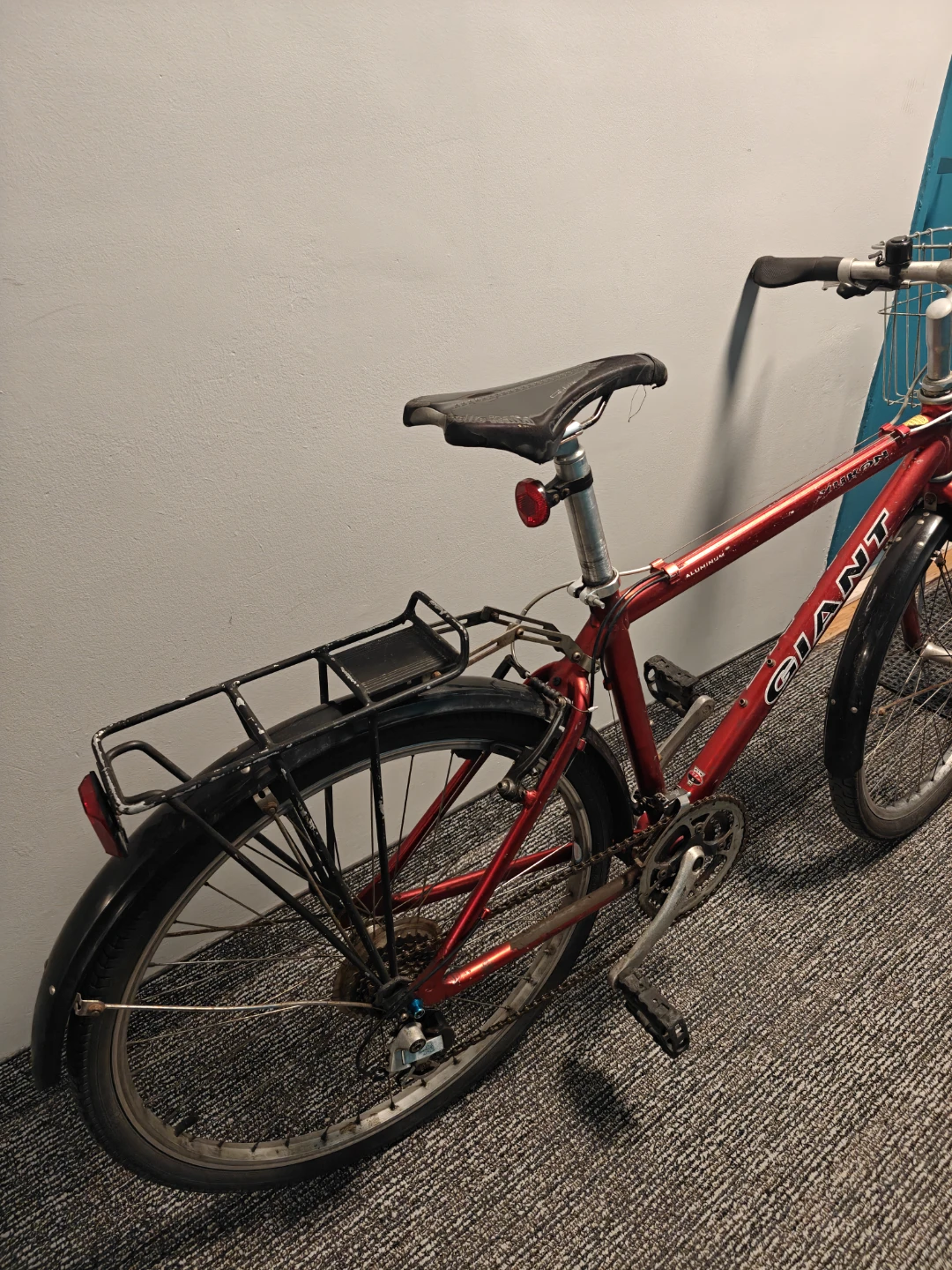 Red Giant Mountain Bike with Basket and Rack - photo 3