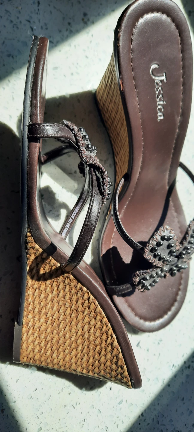 New Stylish Brown Wedge Sandals, ready for Summer - photo 2