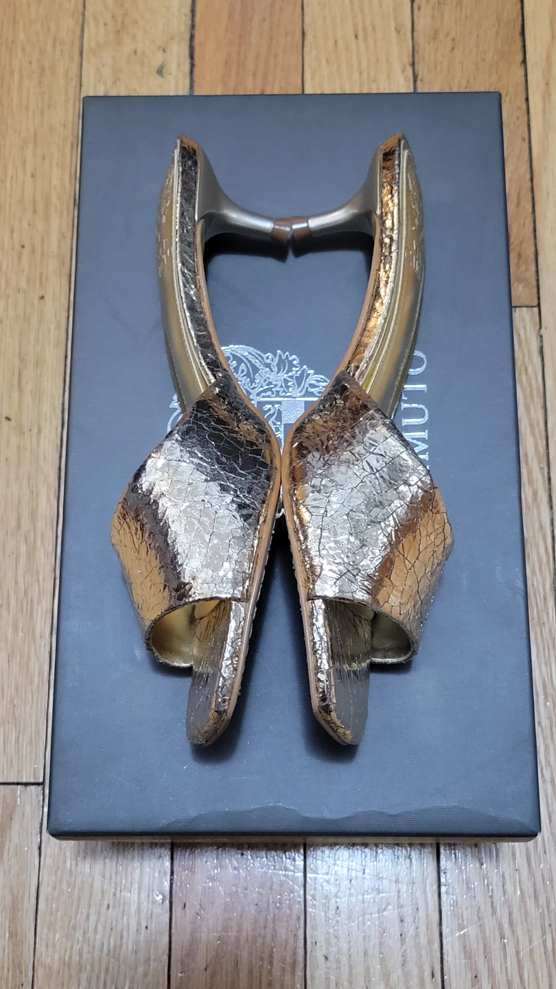Vince Camuto Women's Gold Crackled Textured Mules - Size 6.5M - photo 2