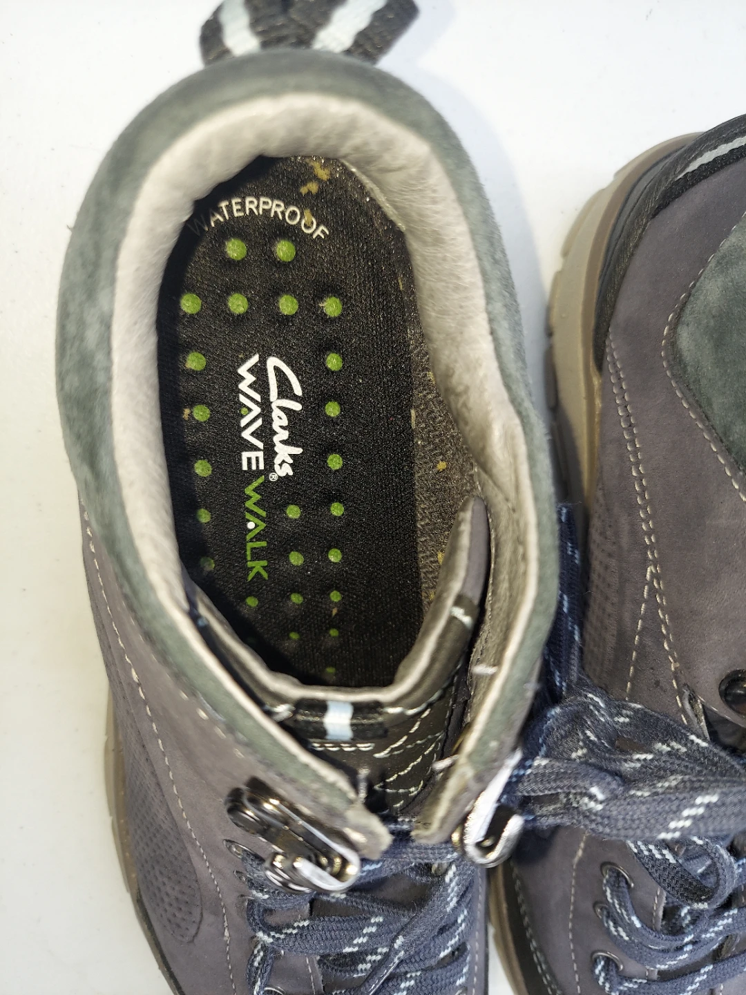 Clarks Wave Walk Waterproof Hiking Boots Size 6.5 - photo 3