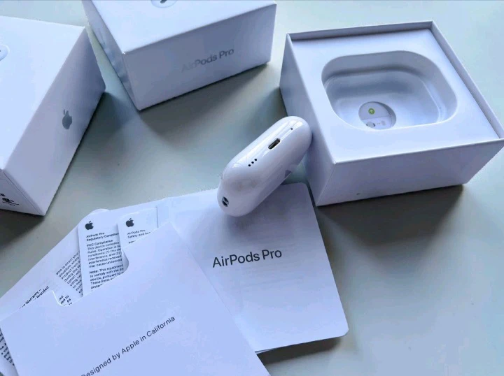 Apple AirPods Pro (2nd Gen) - photo 4